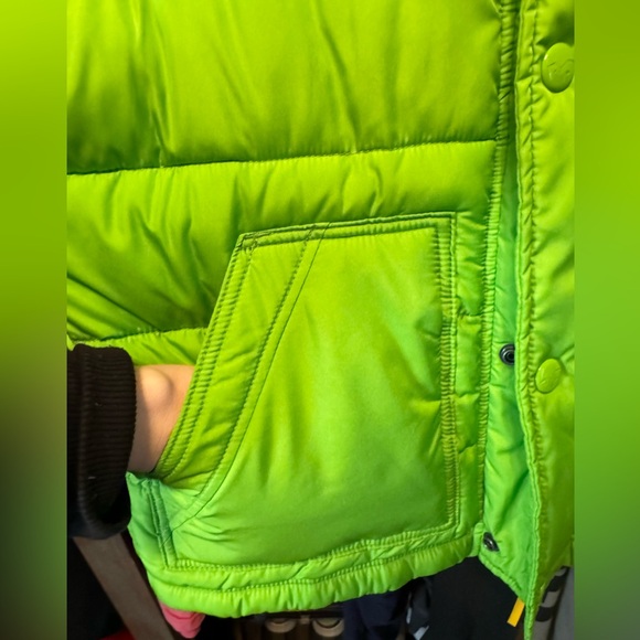 Hollister Men’s Bright Green Quilted Vest⭐️ - Picture 6 of 12